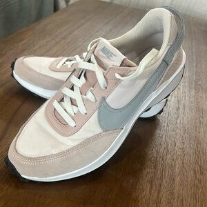 Nike Waffle Debut Sneaker sz 9